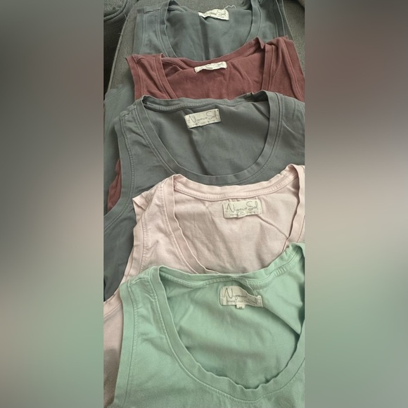 Niyama Sol Tops - 5 Niyama Sol top tanks Pilates / yoga, size M